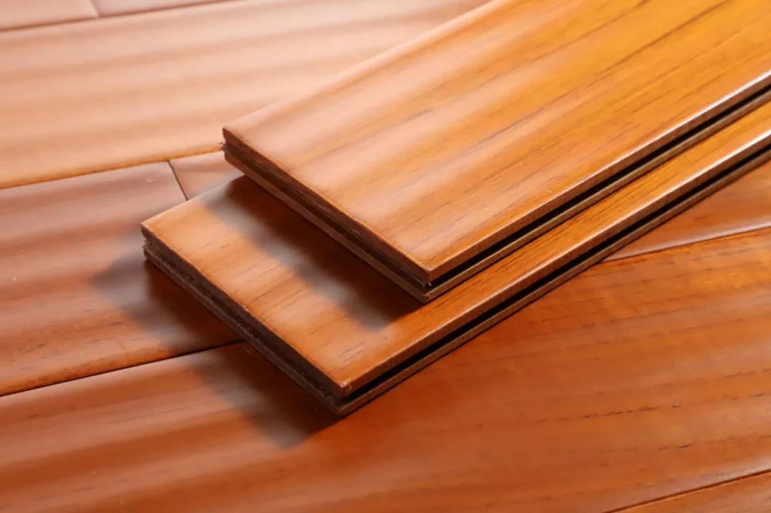 木地板為什么會(huì)出現(xiàn)縫隙？如何避免又如何解決？