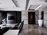 裝修時(shí)老公想全屋貼瓷磚，媳婦列舉了七大缺點(diǎn)才成功阻止！