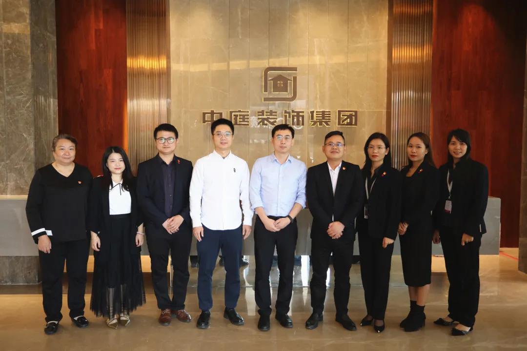 兩新黨建丨青秀區(qū)組織部、兩新組織黨工委領(lǐng)導(dǎo)到集團調(diào)研并指導(dǎo)黨建工作